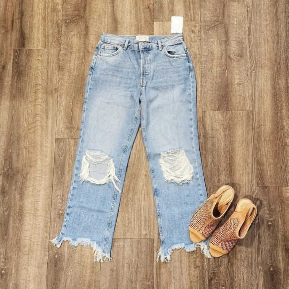 *NWT* Free People We The Free Distressed Straight Leg Jean - Picture 2 of 8